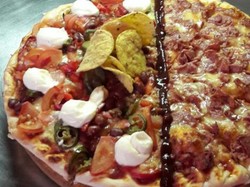 Pizza Ini Terinspirasi Tembok Perbatasan AS-Meksiko yang Akan Dibangun Donald Trump