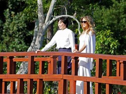 Gaya Beda Melania Trump Kala Menjamu Istri PM Jepang