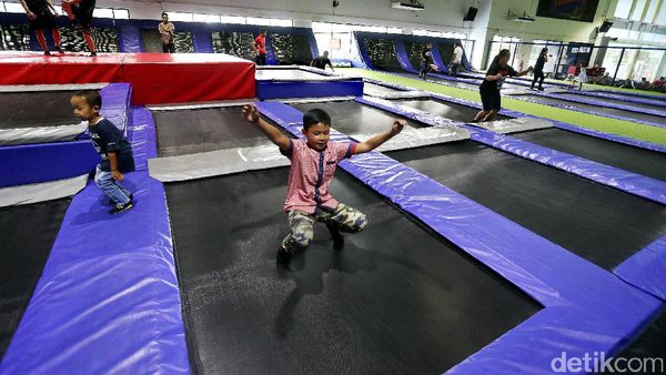 Berjumpalitan dengan Trampolin