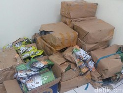 Begini Penampakan Brosur Pilgub yang Disita Panwaslu Jakbar