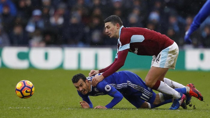 Chelsea Diredam Burnley 1-1