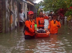 Hujan Deras Sebabkan Banjir dan Tanah Longsor di Trenggalek