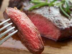 Ini Alasan dari Chef Mengapa Medium Rare Tingkat Kematangan Steak Terbaik