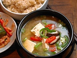 Tak Mau Repot Bikin Takoyaki dan Sup Miso? Beli Produk Instannya di Supermarket Ini