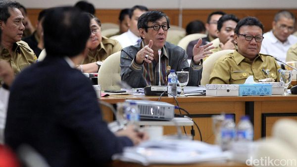Mendagri Rapat dengan Pansus RUU Penyelenggaraan Pemilu