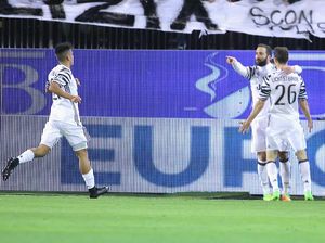 Dua Gol Higuain Menangkan Juventus