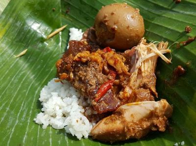 Ayo, Sarapan dengan 8 Racikan Nasi Gudeg yang Sedep Miroso Ini!