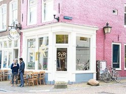 Restoran Ini Pekerjakan Pengungsi Suriah sebagai Pegawai