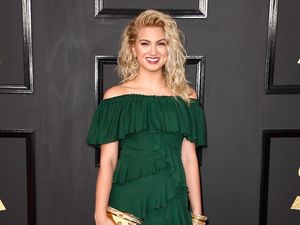 Tori Kelly Dilarikan ke RS, Pingsan karena Penggumpalan Darah Tori Kelly Dilarikan ke RS, Pingsan karena Penggumpalan Darah