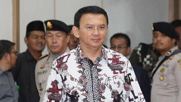 Ahok Jalani Sidang ke-10
