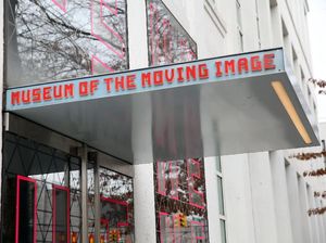 Masalah Keamanan, Pameran Seni Shia LeBeouf Ditutup Sementara