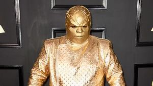 Parodi Kostum Paling Nyeleneh di #GRAMMYs