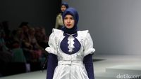 Foto: Koleksi Ria Baraba di Indonesia Fashion Week 2017