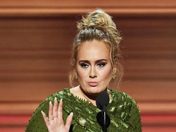 Pita Suara Rusak, Adele Sempat Terpikir Lipsync