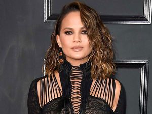 Cara Praktis Buat Smokey Eyes dari Makeup Artist Archangela Chelsea