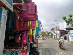 Mendulang Rezeki di Musim Hujan