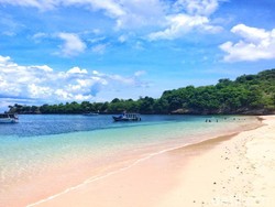 Ini Dia Traveler yang Menang Liburan Gratis ke Pantai Pink Lombok
