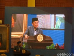 BJ Habibie Kenang Industri Pesawat RI Tutup Saat Reformasi 1998
