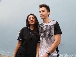 Rayakan Hari Valentine, Stefan William Berikan Kado Spesial untuk Istri