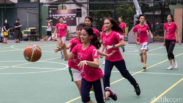 Serunya Main Basket Bareng Tim T JKT48