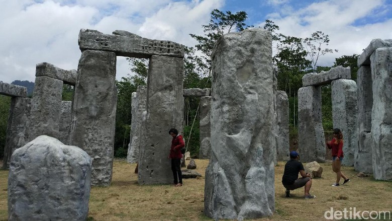 Stonehenge versi Sleman di lereng Gunung Merapi (Sukma/detikTravel) Stonehenge versi Sleman di lereng Gunung Merapi (Sukma/detikTravel)