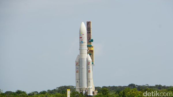 Detik-detik Satelit Telkom 3S Melesat