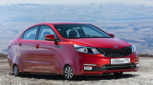 Lucunya Jika Mobil Menggunakan Ban Kecil