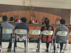 Kasus Judi, Empat Anggota Dewan Cirebon Dituntut 3 Bulan Bui