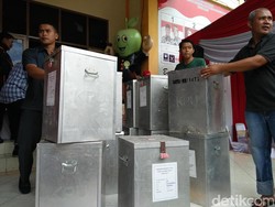 KPUD Kota Batu Mulai Distribusi Logistik Pilkada
