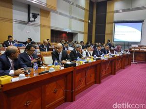 Kemlu Bakal Kaji Ulang Kebijakan Bebas Visa