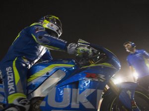 Aleix Espargaro Hampir Nangis Dikasih Motor MotoGP Suzuki Bekas Tunggangannya Aleix Espargaro Hampir Nangis Dikasih Motor MotoGP Suzuki Bekas Tunggangannya