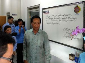 Sultan HB X Rasakan Gigitan Nyamuk Aedes aegypti Ber-wolbachia Sultan HB X Rasakan Gigitan Nyamuk Aedes aegypti Ber-wolbachia