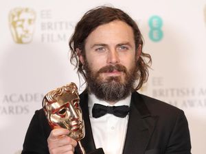 Momen Langka Casey Affleck Sutradarai Film yang Dibintangi Anak-anaknya