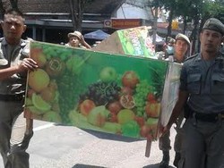 Satpol Mulai Tertibkan PKL di Bojonegoro yang Jualan di Trotoar