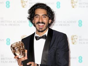 Dev Patel Bintang Slumdog Millionaire Syuting di Batam, Debut Jadi Sutradara