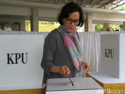 Ikut Coblos Pilkada Banten, Sri Mulyani: Rakyat Berharap Pemimpin yang Baik