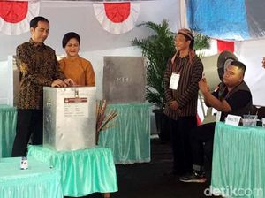 Presiden Jokowi Nyoblos di TPS 4 Gambir Presiden Jokowi Nyoblos di TPS 4 Gambir