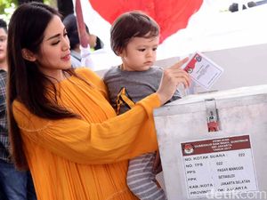 Intip Jessica Iskandar Nyoblos