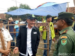 Penjabat Gubernur Banten Tinjau TPS di Kota Serang