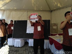 Ahok Unggul di TPS Tempat Mencoblos