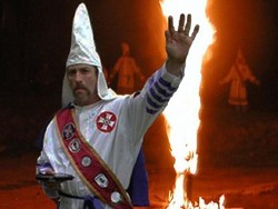 Istri Pimpinan KKK Didakwa atas Pembunuhan Suaminya