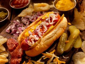 Ini 10 Kesalahan Saat Memasak yang Bikin Hot Dog Kurang Gurih dan Enak (1)