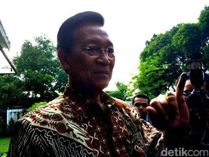 Gerakan Tolak Jokowi, Sri Bintang Jagokan Sultan HB X Jadi Capres Gerakan Tolak Jokowi, Sri Bintang Jagokan Sultan HB X Jadi Capres