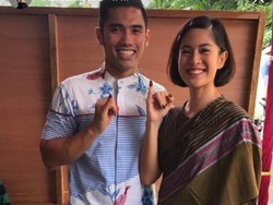 Dian Sastro Tampil Stylish dengan Batik Lurik saat Mencoblos