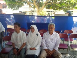 Ditahan KPK, Atty Masih Unggul di TPS Rumahnya