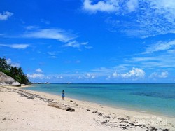 5 Pilihan Pantai Cantik Buat Bersantai Usai Nyoblos di Belitung