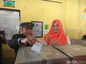 Gugatan Dikabulkan, Eks Gubernur Aceh Irwandi Yusuf-Darwati Resmi Bercerai Gugatan Dikabulkan, Eks Gubernur Aceh Irwandi Yusuf-Darwati Resmi Bercerai