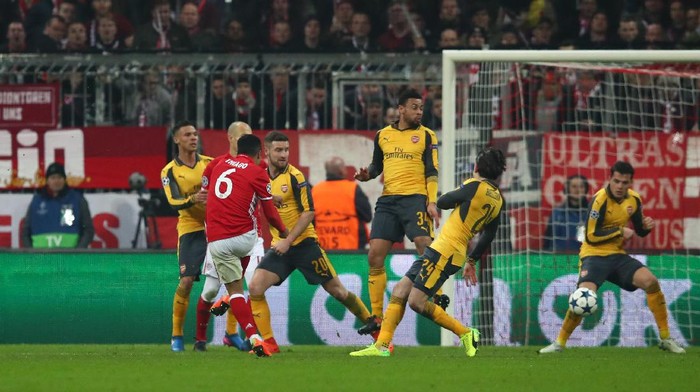 Tentang 10 Menit Bencana untuk Arsenal