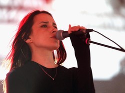 Prediksi Lagu-lagu yang Akan Warpaint Bawakan dalam Konsernya di Jakarta