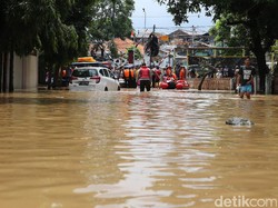 Bukit Duri Banjir, BPBD DKI: Turap Belum Terpasang Semua